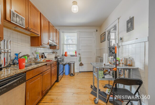 Building Photo - 1406 W Farragut Ave