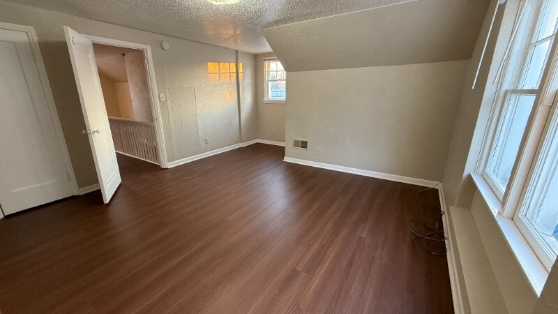 Building Photo - 2680 Latonia Blvd