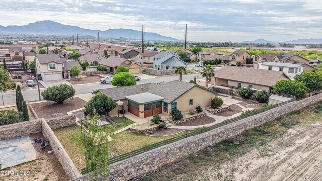 Building Photo - 6289 Cosecha Luna Cir