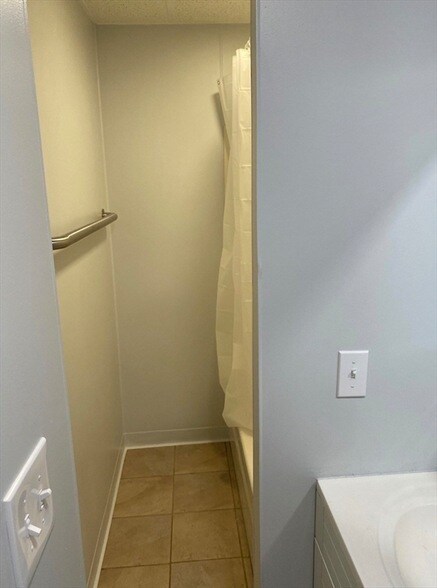 Building Photo - 11 Dupont St