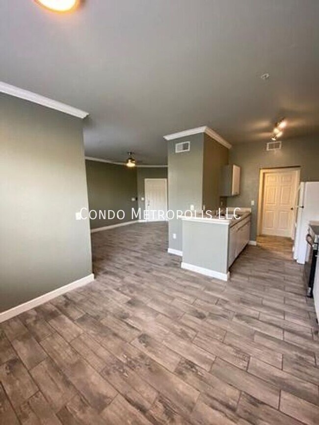 Building Photo - 2668 Robert Trent Jones Dr