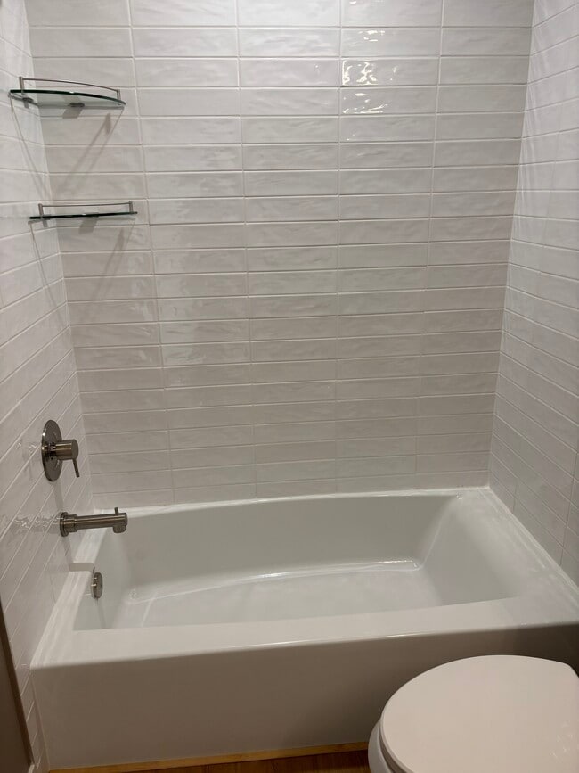 Building Photo - 762 Geoglein -3