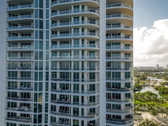 Building Photo - 16047 Collins Ave