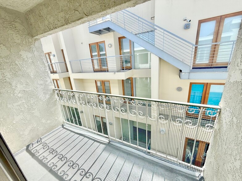 Building Photo - 1534 11th St