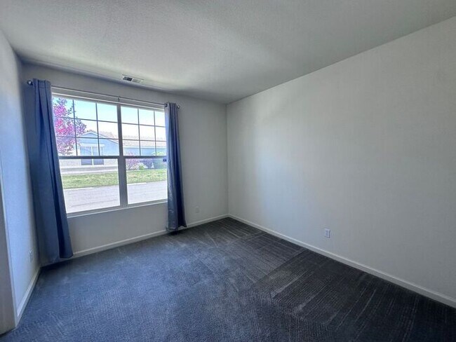 Building Photo - 10427 Chadwell Dr