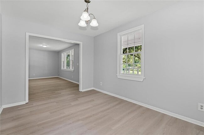 Building Photo - 12925 Bonnievale Dr N