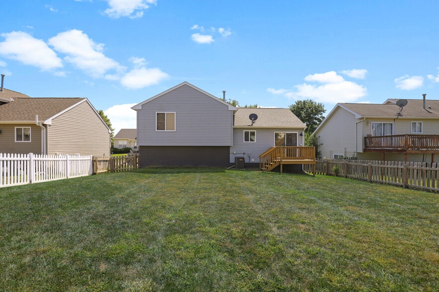 Building Photo - 2710 Mesa St