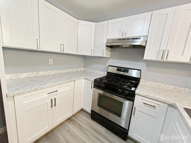 Building Photo - 5062 Beech Ct