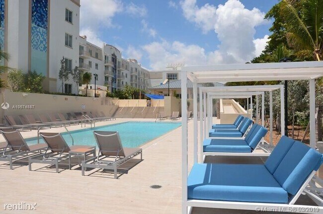 Building Photo - 601 NE 39th St