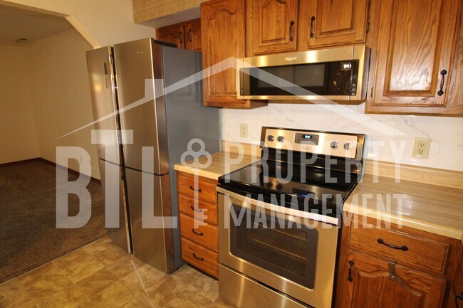 Building Photo - 130 Wilshire Dr