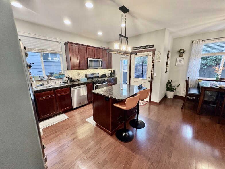 Building Photo - 18503 41st Dr SE