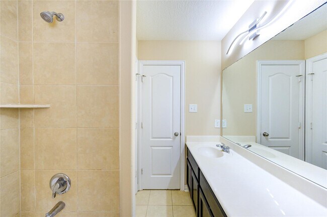 Building Photo - 15615 Lavender Bay Ln