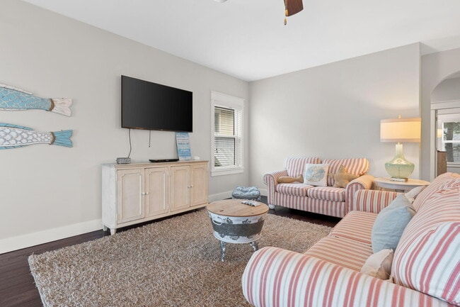 Building Photo - 21 Magical Pl