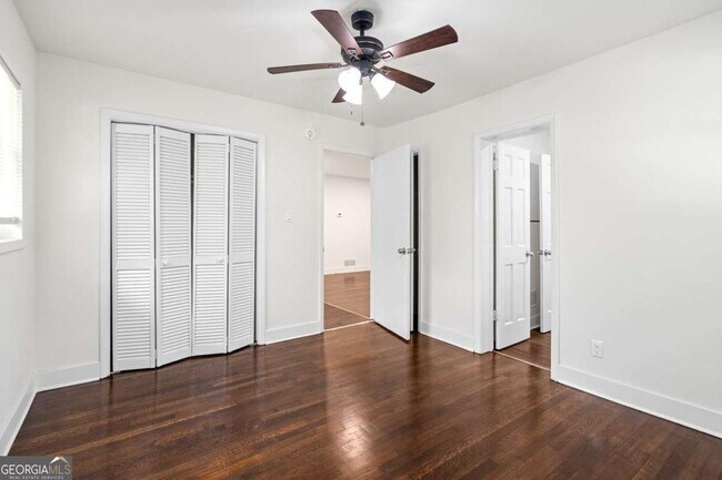 Building Photo - 1437 Vesta Ave