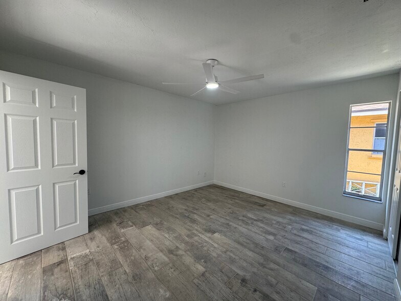 Building Photo - 4142 Iola Dr