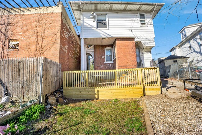 Building Photo - 1901 W Broad St