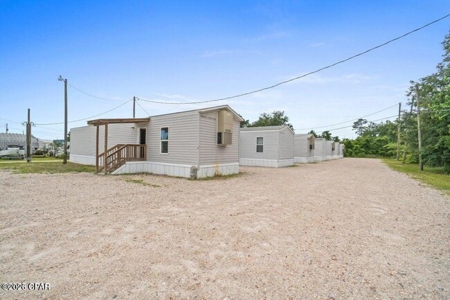 Building Photo - 1329 Transmitter Rd