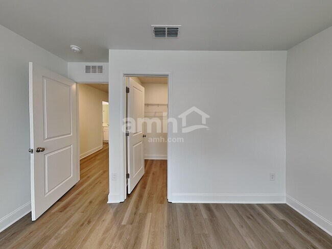 Building Photo - 1668 Aquamarine Dr