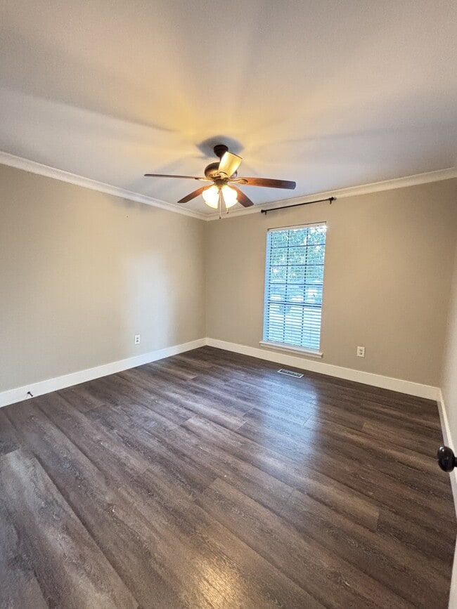 Building Photo - 1220 Tahiti Cir