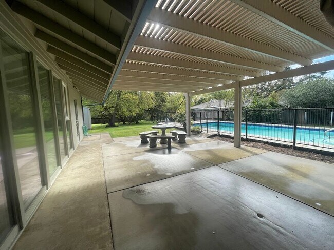Building Photo - 3742 Orchard Ln