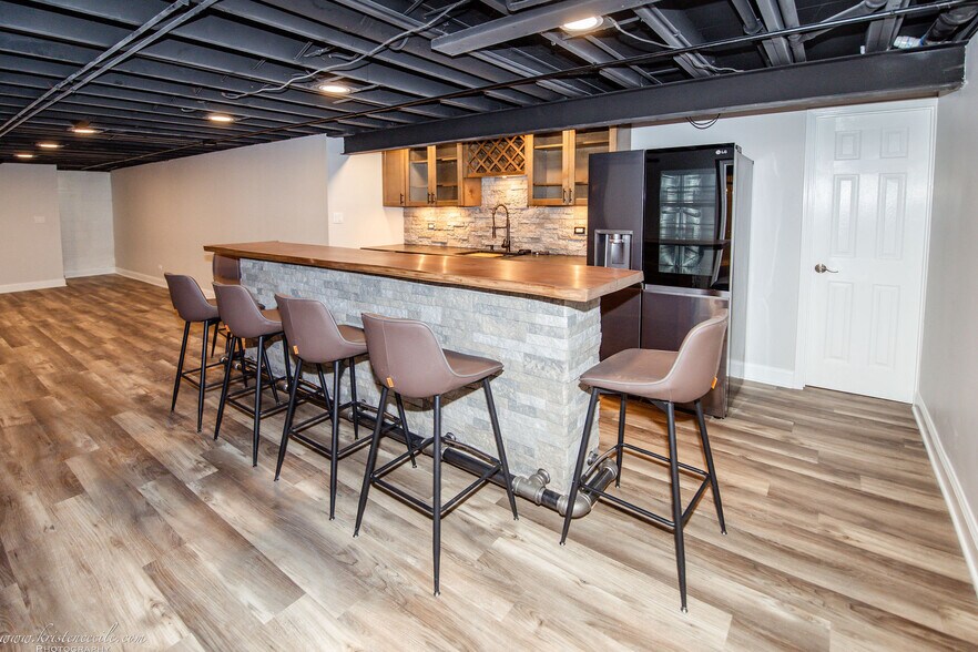 Building Photo - 123 Haines Ave