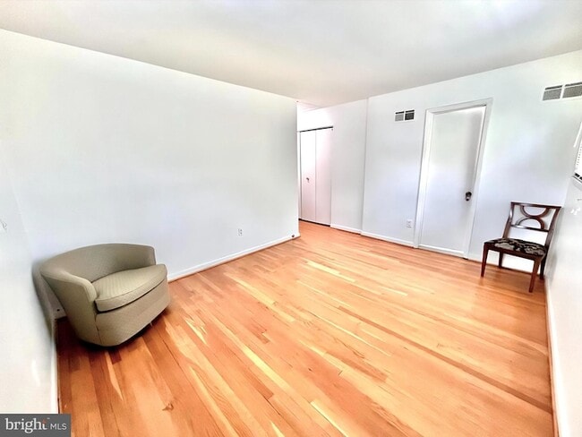 Building Photo - 10202 McGovern Dr