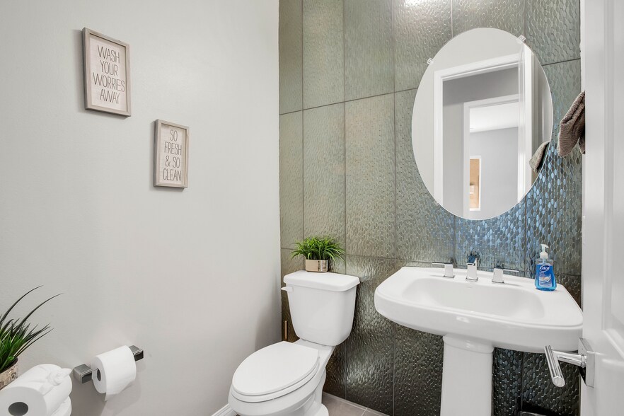 Powder Room - 67264 Zuni Ct