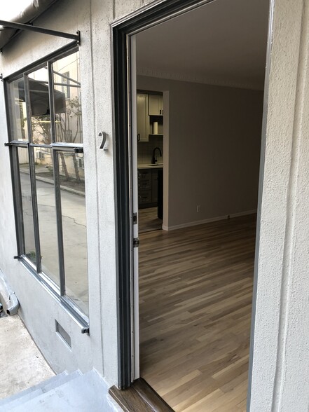 Entrance to unit - 809 N Las Palmas Ave