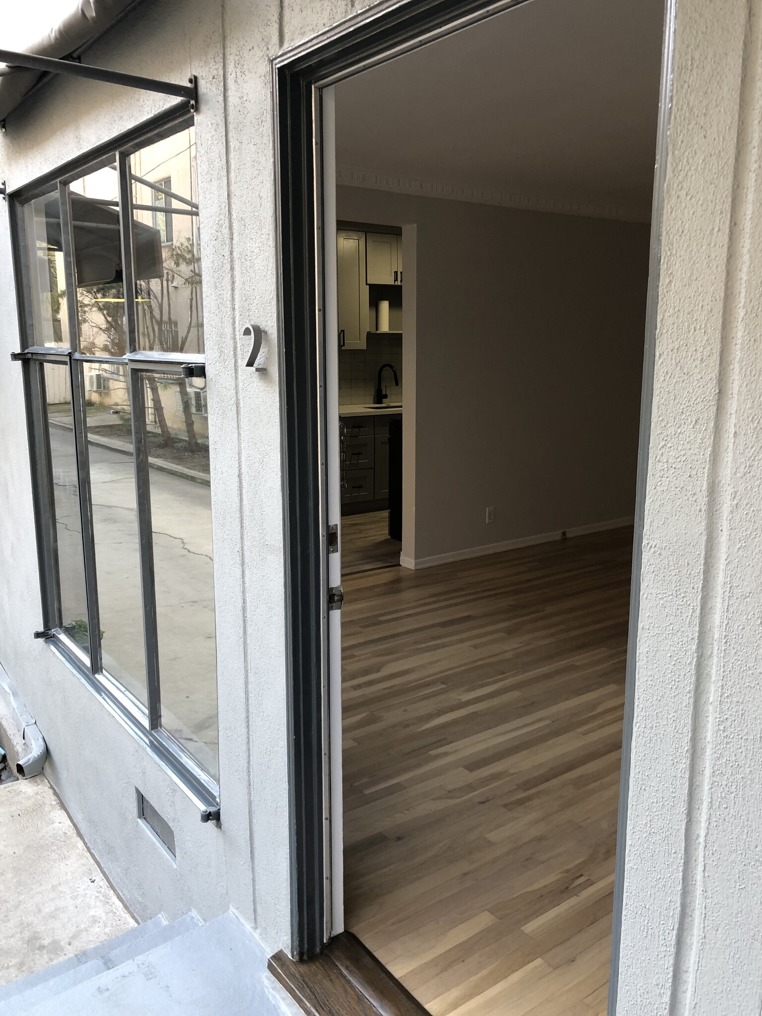 Entrance to unit - 809 N Las Palmas Ave