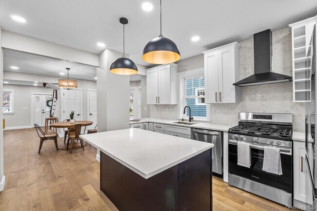 Building Photo - 78 E Maltbie Ave