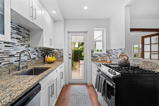 Building Photo - 642 86th St