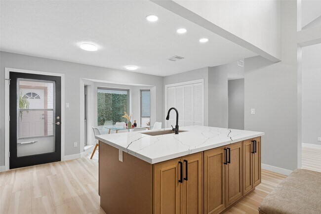 Building Photo - 2026 Ashford Hollow Ln