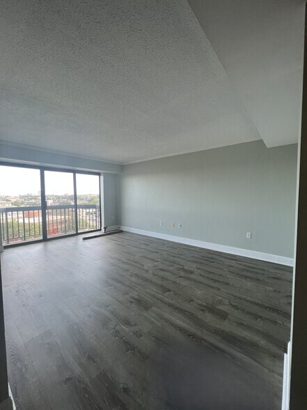 Building Photo - 15 North Beacon St