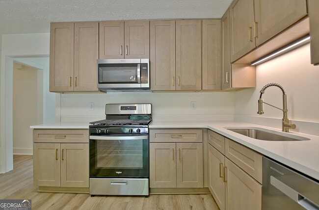 Building Photo - 105 Rose Ct