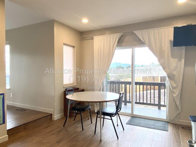 Building Photo - 2168 Wildwood Dr