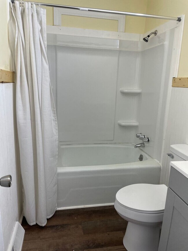 Building Photo - 1297