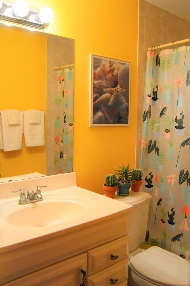 Building Photo - Unfurnished Annual rental -Single family h...