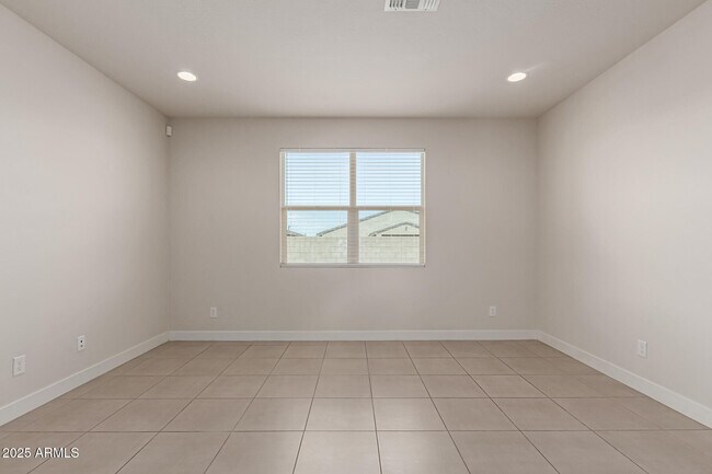 Building Photo - 6918 W Winston Dr