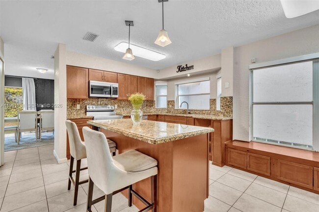 Building Photo - 1718 NW 97th Ave