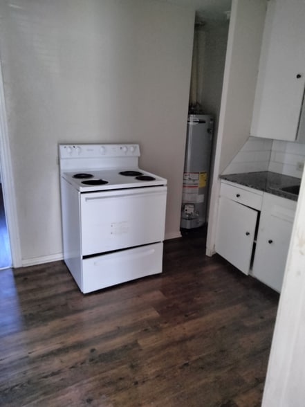 Building Photo - 3707 Parkwood St