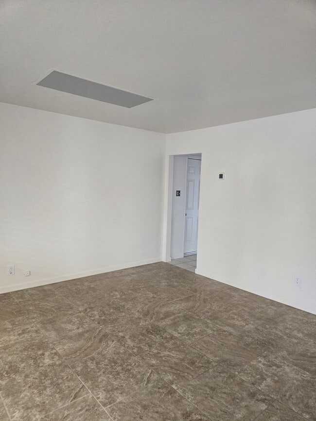 Building Photo - 2 Bedroom, 2 Bath Home.  SECTION 8 ACCEPTED!