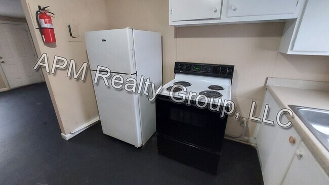 Building Photo - 2715 Howell Ct
