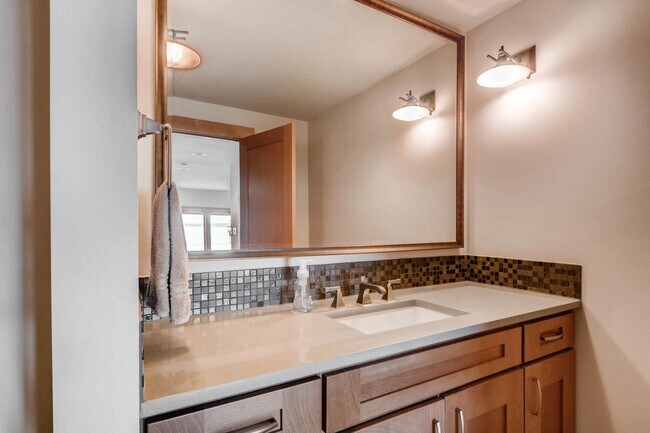 Building Photo - Blue Ridge Waterfront Home