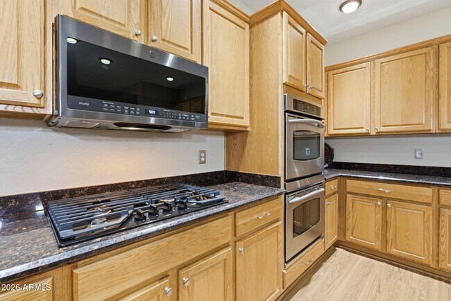 Building Photo - 6206 W Buckhorn Trail