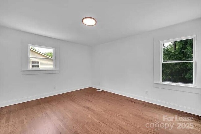 Building Photo - 1001 Archdale Dr