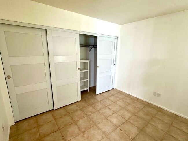 Building Photo - Welcome to this charming 2-bedroom, 2-bath condo in a gated Ventana Condominiums