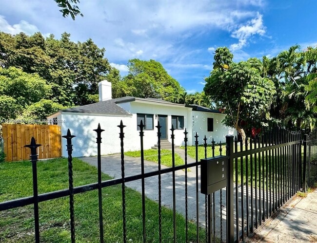 Building Photo - 4131 NW 11th Pl