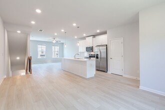 Building Photo - Newly Constructed 4bd/3.5ba Minutes From Airport and Under 2 Mi. From Downtown Hapeville!