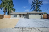 Building Photo - 746 Bonnie Ave