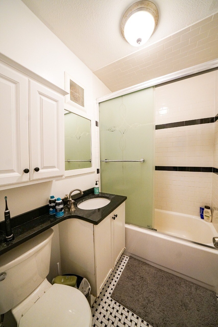 Building Photo - 616 Columbus Ave